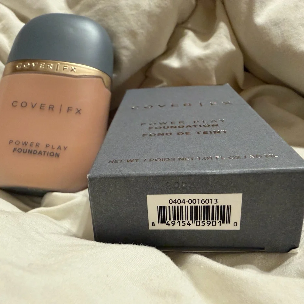 TWO bottles of CoverFX Power Play Foundation in shade M3 - Picture 9 of 10